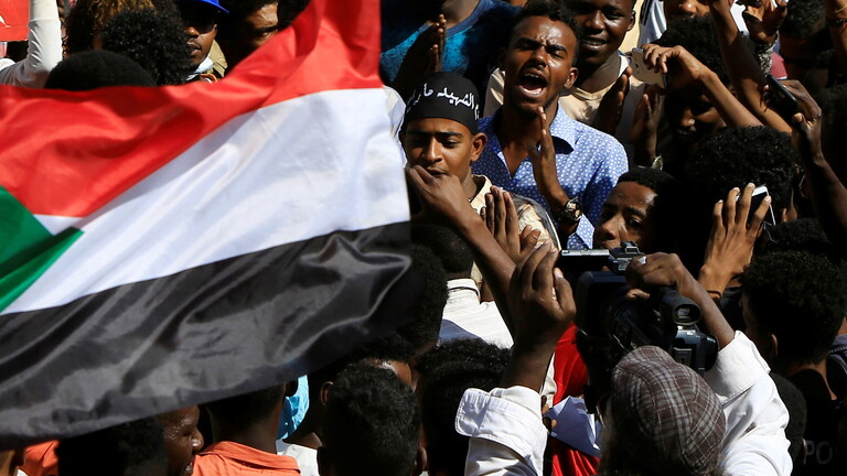 Pro-military protests in Sudan as political crisis deepens